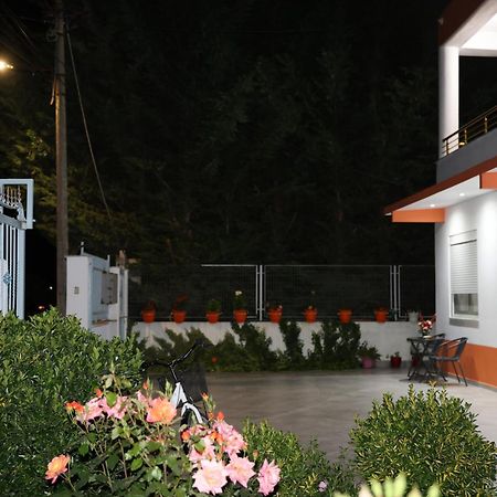 Villa Likaj Berat Buitenkant foto