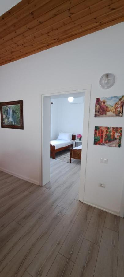 Villa Likaj Berat Buitenkant foto