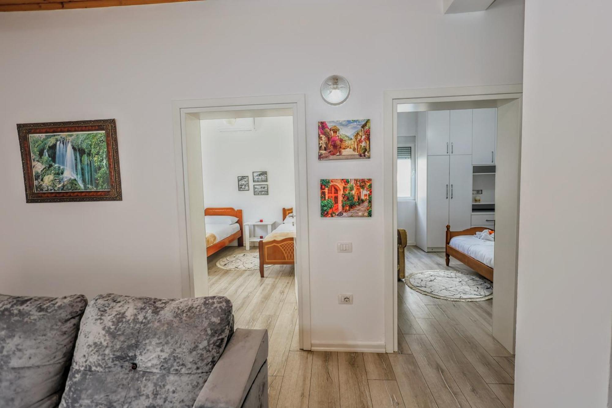 Villa Likaj Berat Buitenkant foto